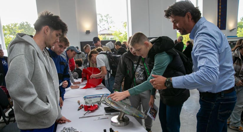 Robotika, vendéglátás, szépségipar: kezdetét vette a kecskeméti Szakma City  fotók