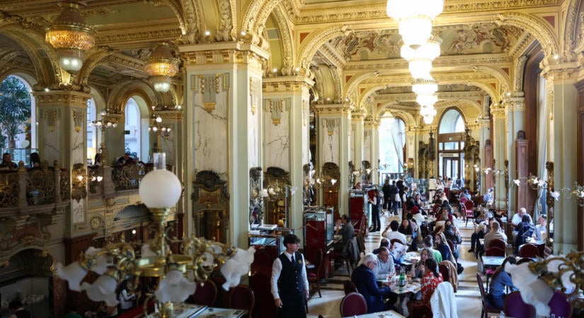 Ma már inkább a luxussal azonosíthatják azt, ami a kultúra bölcsője volt Budapesten