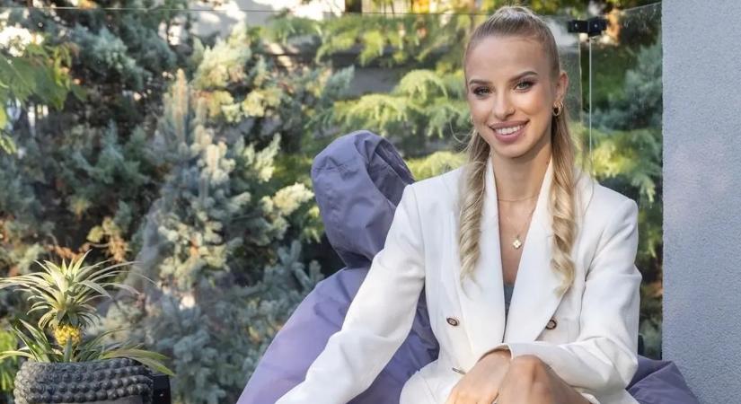 Zsigmond Angi egymás után kétszer is a reptéren ragadt: Rájár a rúd az influenszerre