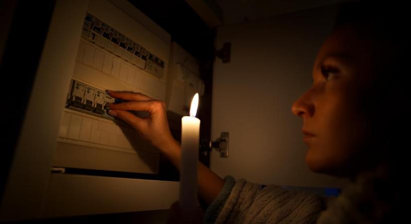 Rendkívüli hiba miatt Szekszárd több részén fél napig nem volt áram december 24-én