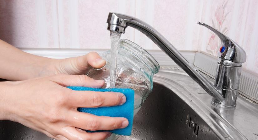 Büdös maradt a befőttesüveg? Nagymamám régi trükkje fillérekből eltünti a kellemetlen szagot