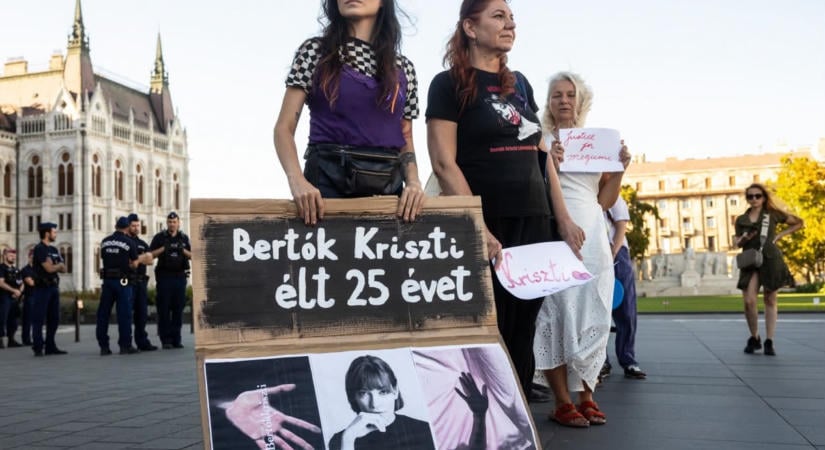 Egy vasárnap estére körbeért a remény a Parlament körül
