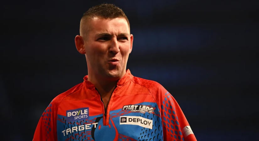 Aspinall rekordátlaggal jutott be az elődöntőbe a darts World Grand Prix-n