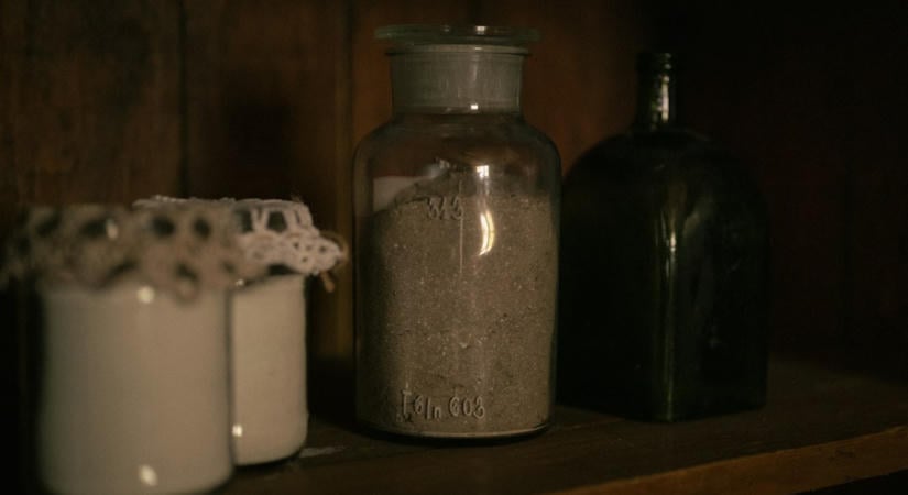 Az „Artificial” film kritizálja az AI-cégek vezetőit, miközben sötét figyelmeztetést ad