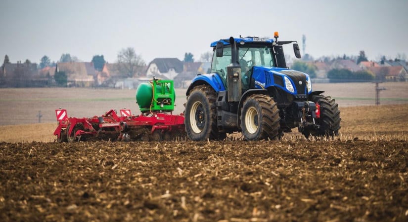 Vagyonadó: a traktor és a termőföld sem menekülhet – drágulhatnak az élelmiszerek és csorbulhat Magyarország önellátási képesége