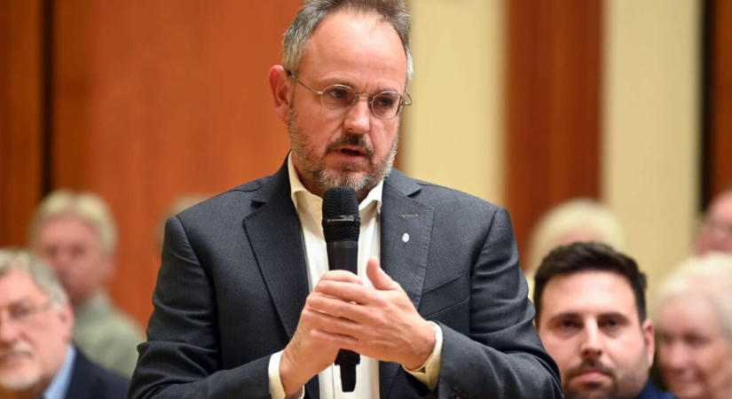 Fordulat: Bús Balázst is meggyanúsították az óbudai ügyben