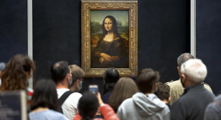 Újabb incidens a Louvre-ban: őrizetbe vették a Mona Lisa termében akciózó németeket