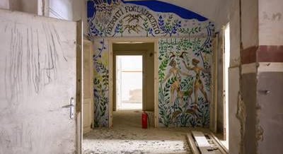 Így néz ki ma a Lipótmező: bejártuk az egykori OPNI közel 20 éve bezárt épületét