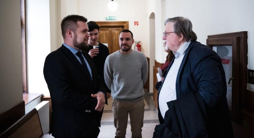 Fásy Zsüliett cége is a győri közmédiának dolgozott, ahol Pintér Bence szerint Dézsi Csaba András hozzátartozója érintettsége is felmerült