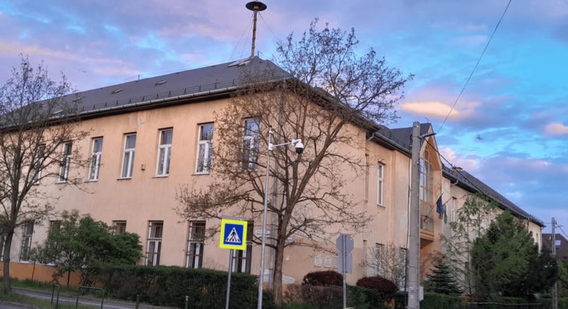 Ismét fenyegető levelet kapott a Pestújhelyi Általános Iskola, több borsodi intézményben is bombariadó volt