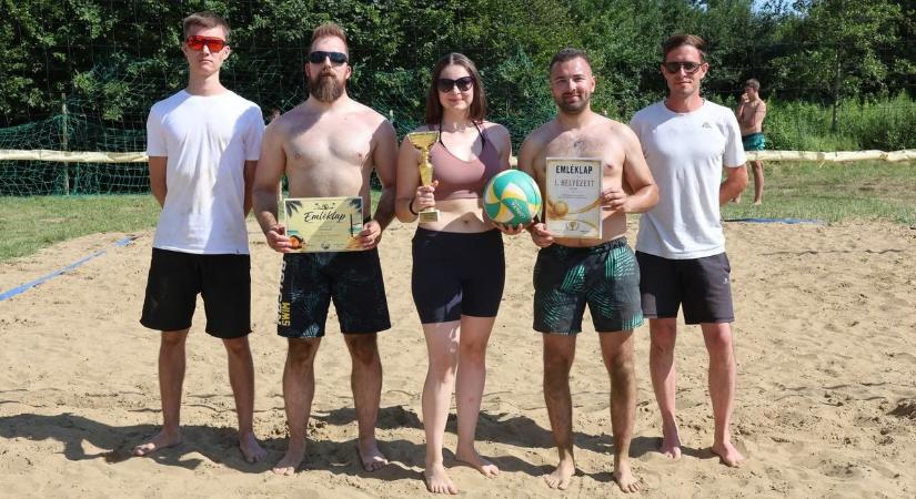A Tornászok lettek a csesztregi falunapi strandröplabda-torna győztesei