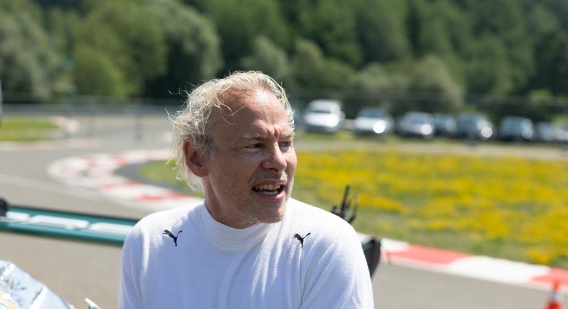 „Piszkos húzás volt” – csúnyán elbántak Michael Schumacher korábbi riválisával