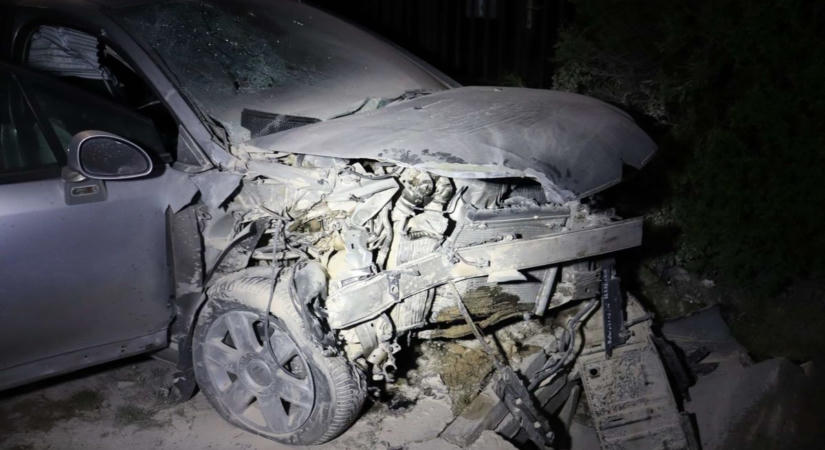 Súlyos baleset Eger közelében: betonhídnak csapódott az ittas sofőr