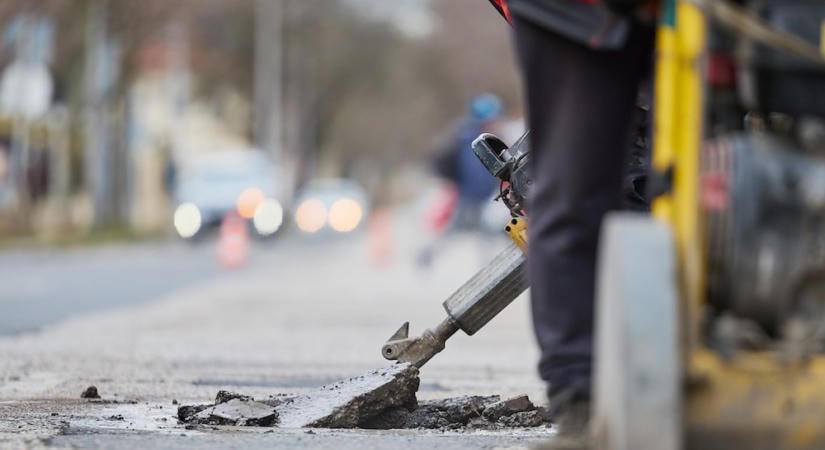 Hét kilométernyi győri útszakaszt mentesítenének az azbeszttől - 442 millió forintos programra nyújt be pályázatot a város