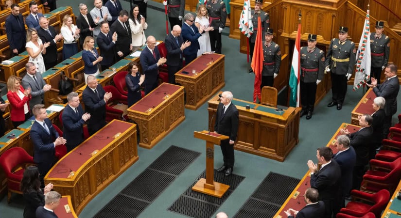 Leszavazta a parlament Baka András legfőbbügyész-jelöltjét, az államfő újat keres