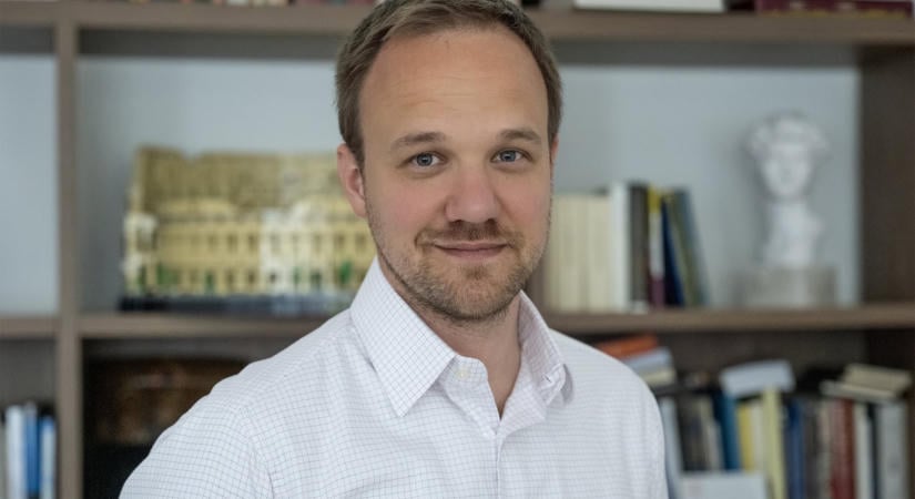 Gyengülő szülői kontroll, aktivista szervezetek az iskolában – ez vár ránk az Axioma Központ szerint