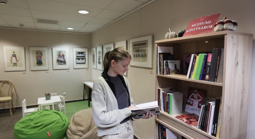 Könyvsarok várja az olvasókat a Déri Múzeumban