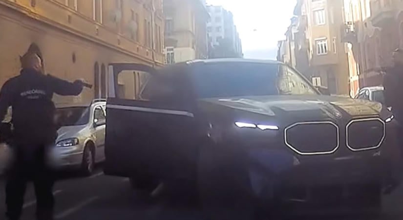 Egy éve ilyenkor: mentek egy próbakört Pesten a luxusterepjáróval, fegyveres rendőrök várták őket