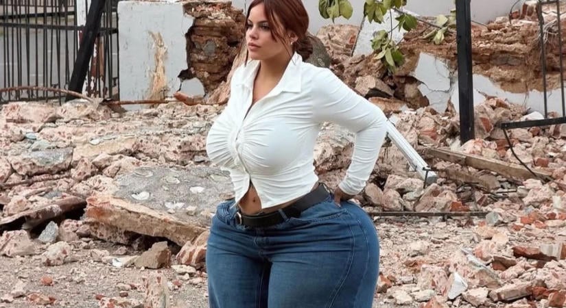 A panamai földrengés romjai között pózolt a plus size influenszer: óriási a felháborodás - Fotók