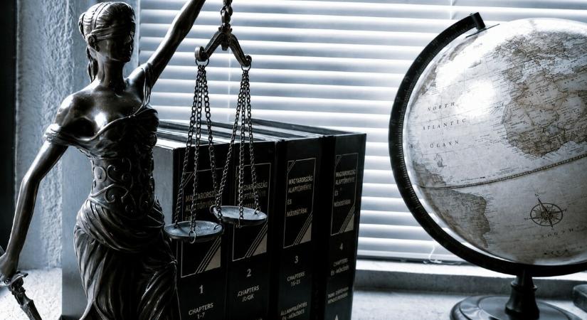 Megjelent a módosított Alaptörvény egységes szerkezetű szövege a Magyar Közlönyben