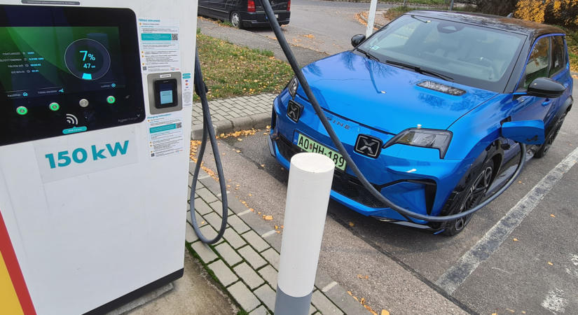 A drága utcai töltők teszik sokaknak elérhetetlenné a villanyautózást?