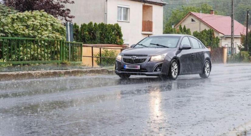 Így szakadt az eső Szentgotthárdon, videón a hatalmas zuhé