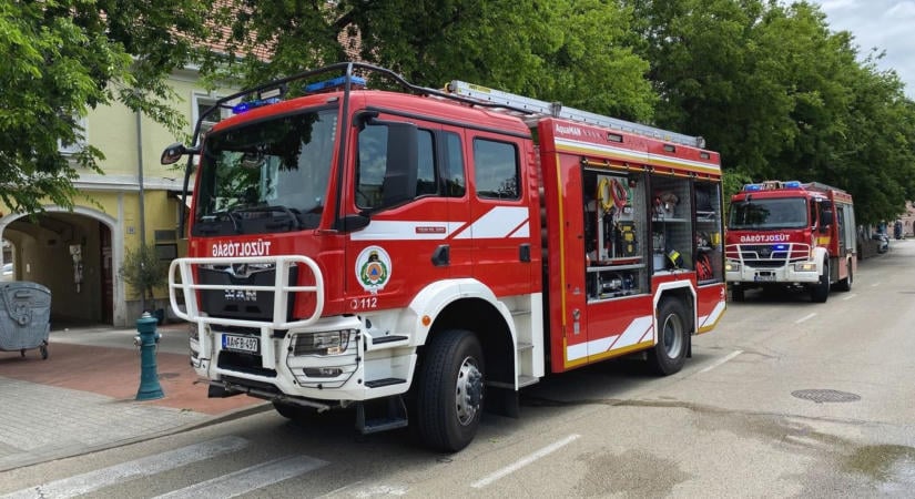 Hatalmas tűz Ibrányban! Egy épület kapott lángra