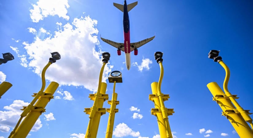 Visszavonulót fújt a Wizz Air a szomszédban: repülőgépeket vonnak ki, járatokat szüntet meg – Váradi József világossá tette, mi áll a döntés mögött