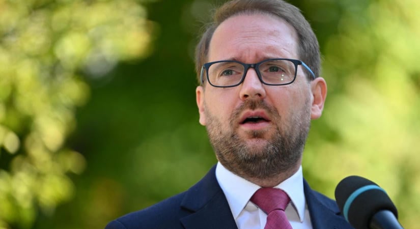 A régi hatalom állított meg egy reformpárti politikust – a temesvári polgármester története a Deutsche Wellében