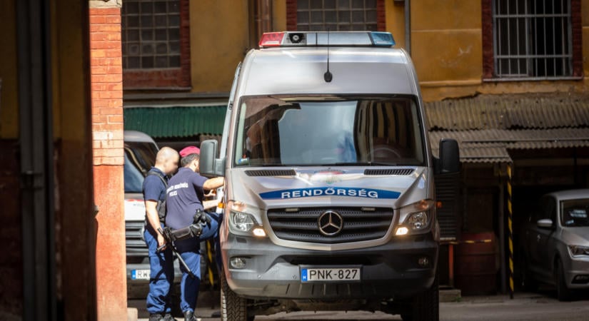 Megszüntették a letartóztatásokat a budai parkfenntartási ügyben, Őrsi Gergelyék nyomkövetőt kapnak