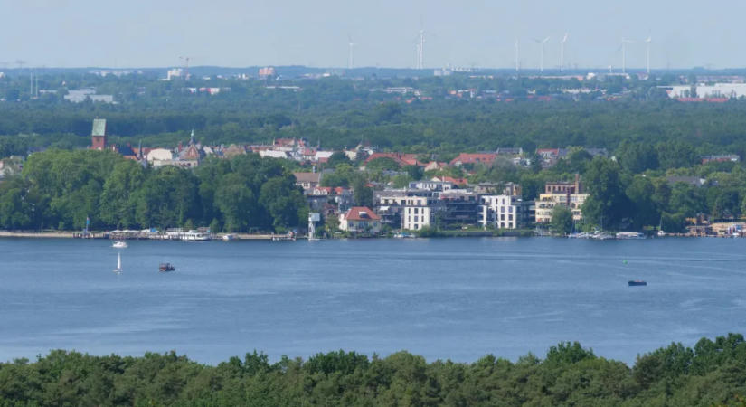 Fegyvereket ásott el Berlinben, gyújtóbombát adott fel Bukarestben a Romániában elfogott orosz ügynök