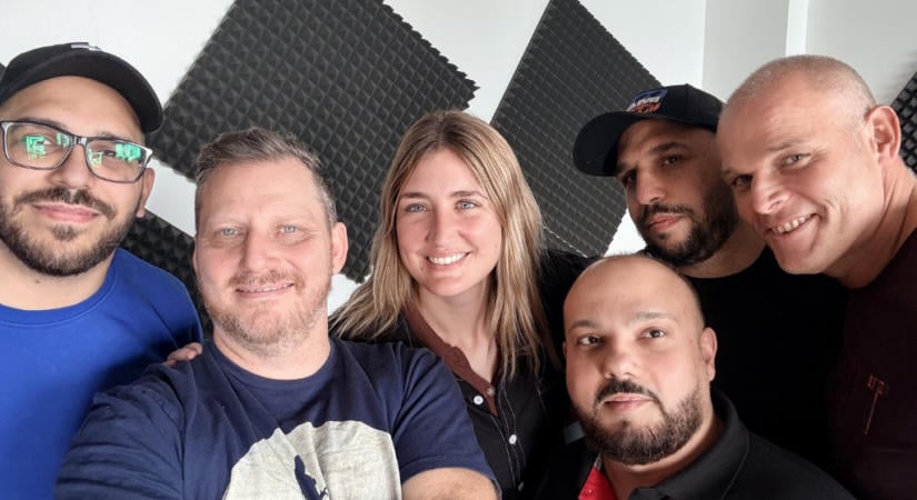 Csatlakozik a Swing à la Django turnéjához Lábas Viki