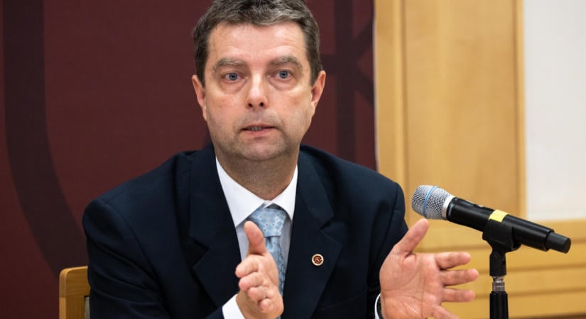 A NER működésének sötét titkaiba láthatunk bele, ha tényleg kitálal a volt főügyész