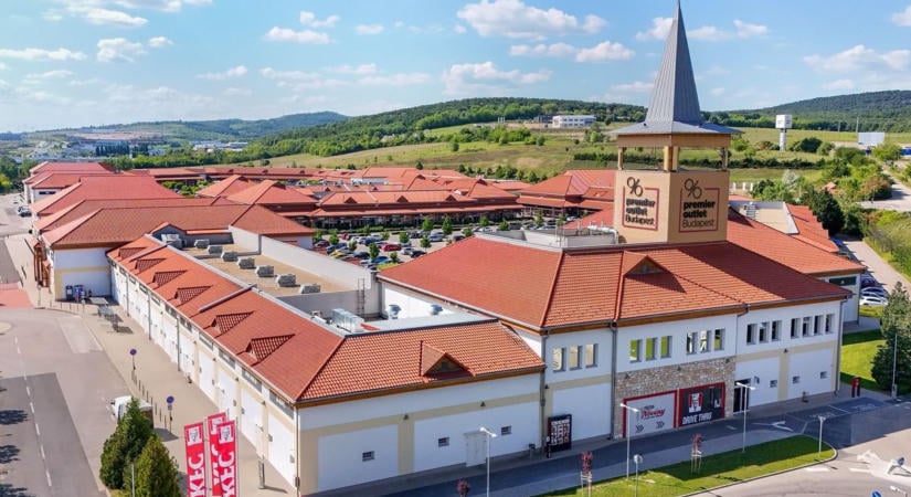 Már hivatalos: lezárult a gigantikus magyarországi bevásárlóközpont felvásárlása, fejlesztéseket jelentett be az új tulajdonos – ez vár a sokak által látogatott outletre