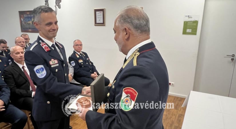 Hétföznapi hősök - Több mint tucatnyi vasi tűzoltót tüntettek ki az ünnepen - fotók