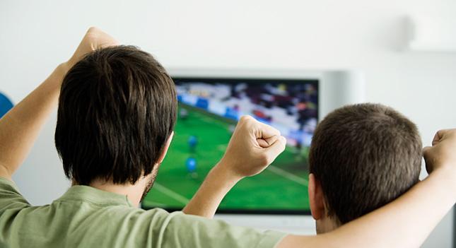 Az élő közvetítés maradt a futballkövetés első számú módja