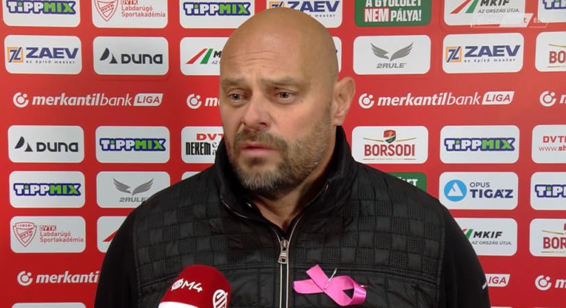 „Kedden két százszázalékos tizenegyest nem fújtak be nekünk, ma kettőből egyet igen, javul az arány” – beszólt a játékvezetőknek az NB II-es edző