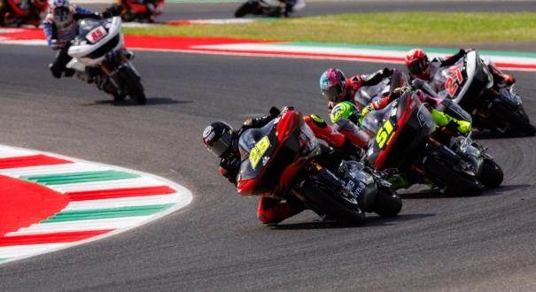 MotoGP-győztes pilóta csatlakozott az új versenysorozathoz