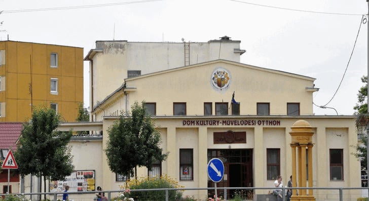 A kultúrház teljes felújítását tervezi Zselíz önkormányzata