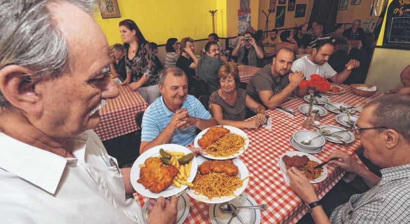 Emlékszik még rájuk? Top 10 eltűnt pécsi hely, amit ma is visszasírnak