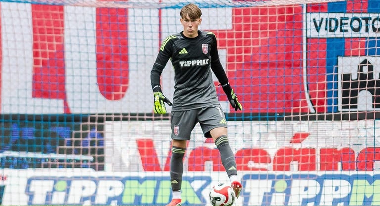 Szokatlan képessége miatt csodálják a Videoton 17 éves kapusát