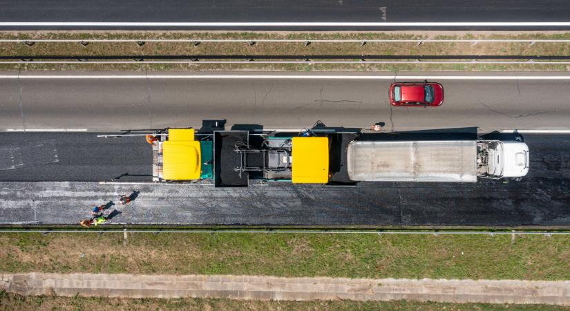594 kilométernyi útfelújítást tervez idénre a Magyar Közút
