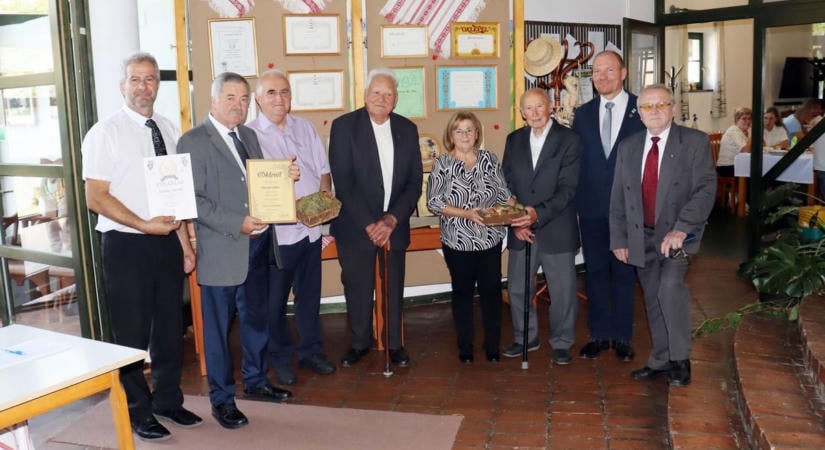 A 12. századi gyökerektől az útaszfaltozásig: fél évszázada tartanak össze a baki kistermelők (galéria)