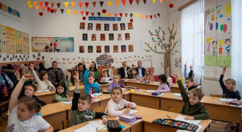 Véleményezhetik a tankerületi igazgatói pályázatokat