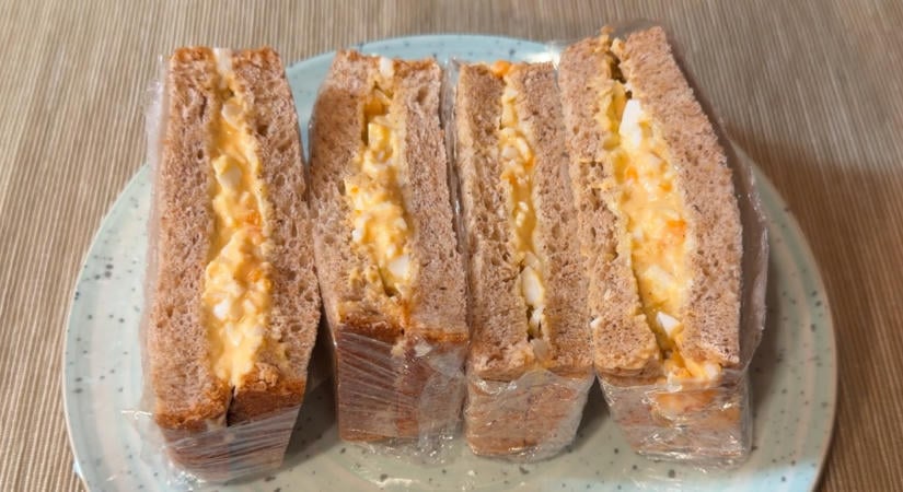 Tamago Sando: A japánok pillekönnyű, krémes tojásos szendvicse
