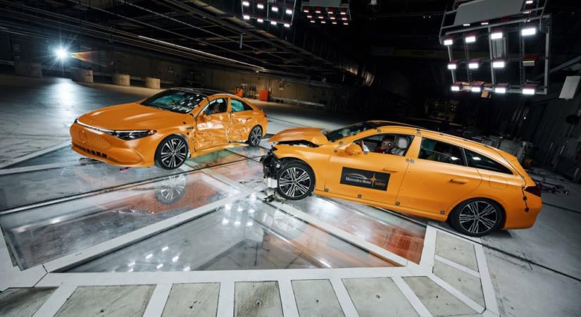 Olyan töréstesztet hajtott végre a Mercedes, amire még nem volt példa