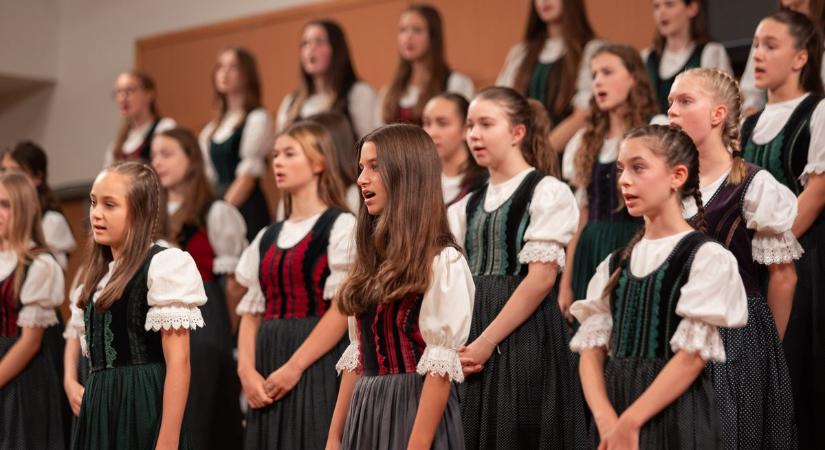A Filharmónia gálakoncertjén a Cantemus is fellép