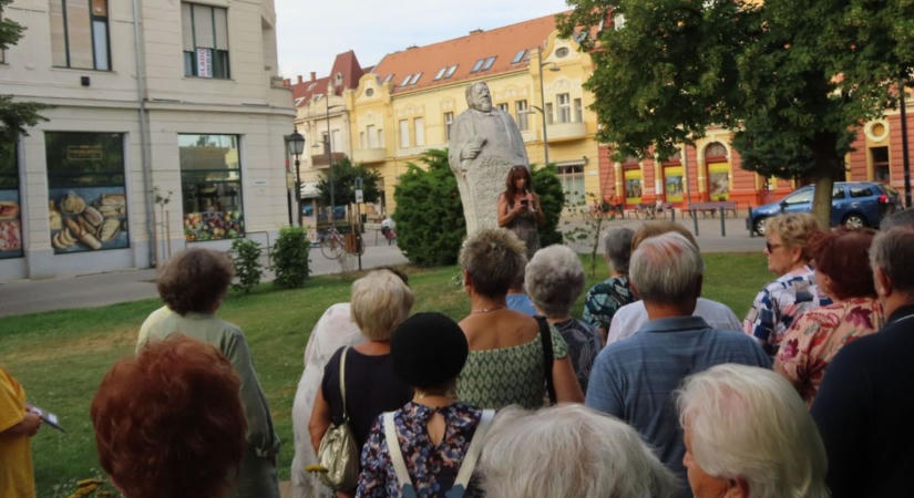 Több mint 14 ezren kérik, hogy a Rapcsák-szobor maradjon a helyén  videó