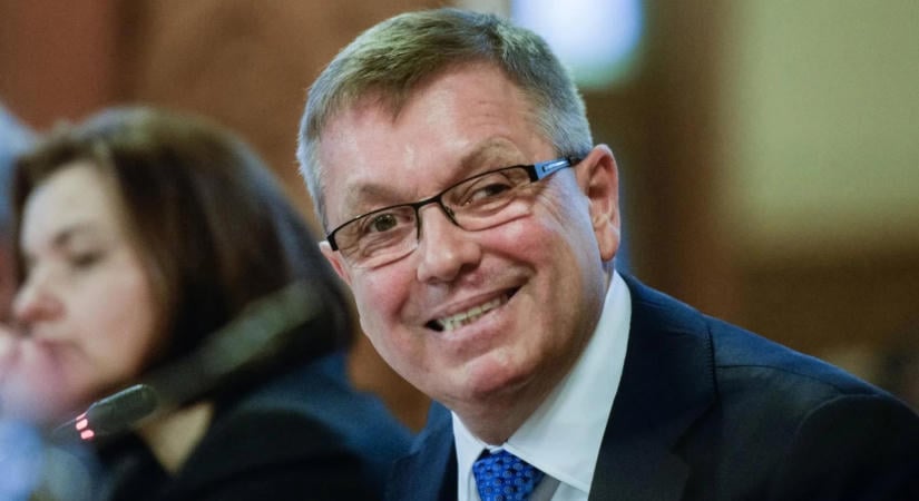 Elkezdődött: Kivonultak Matolcsyhoz házkutatásra, már gyanúsítottként, a telefonját is elvették