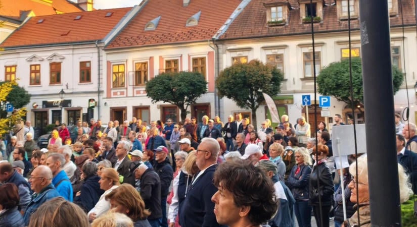 Átláthatóságot követeltek a veszprémi beruházásoknál, a városvezetés sem maradt távol